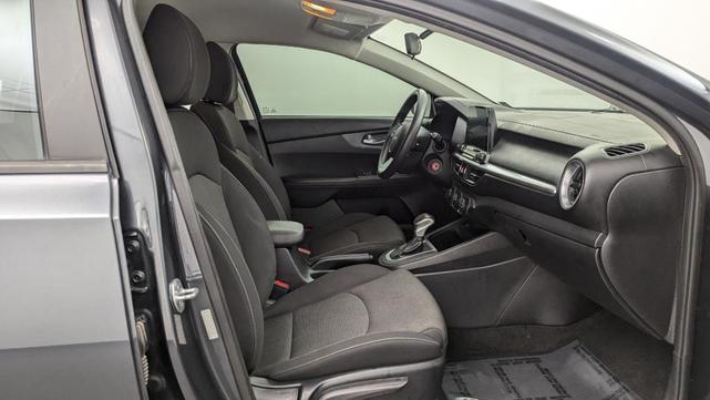 Photo of 2022 Gravity Gray Kia Forte