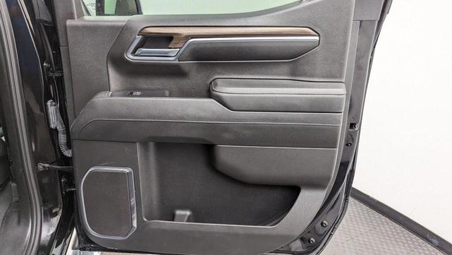 Photo of 2023 Black Chevrolet Silverado 1500