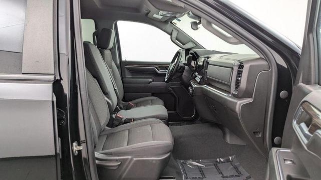 Photo of 2023 Black Chevrolet Silverado 1500