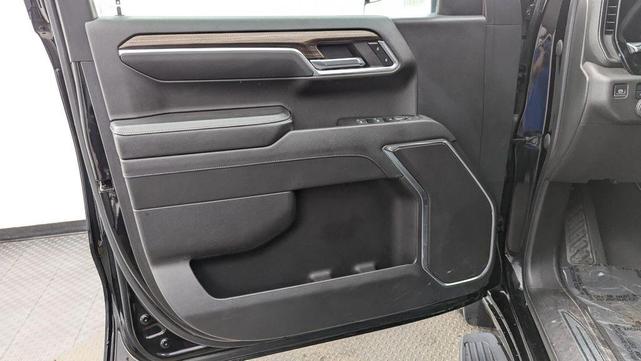 Photo of 2023 Black Chevrolet Silverado 1500