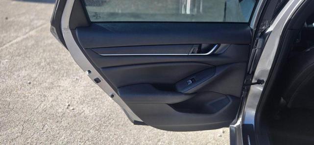 Photo of 2021 Lunar Silver Metallic Honda Accord