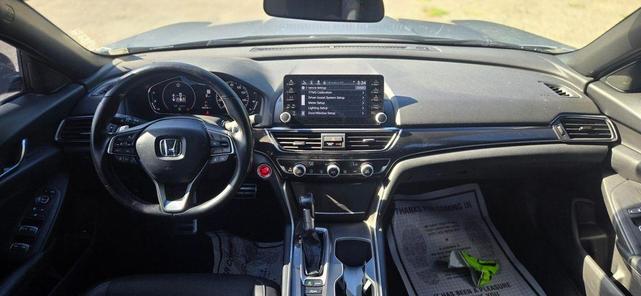 Photo of 2021 Lunar Silver Metallic Honda Accord