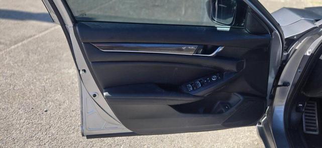 Photo of 2021 Lunar Silver Metallic Honda Accord