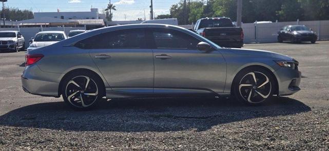 Photo of 2021 Lunar Silver Metallic Honda Accord