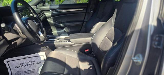 Photo of 2021 Lunar Silver Metallic Honda Accord