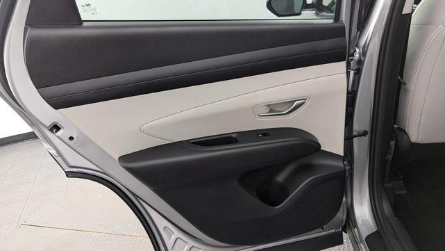 Photo of 2025 Shimmering Silver Hyundai TUCSON