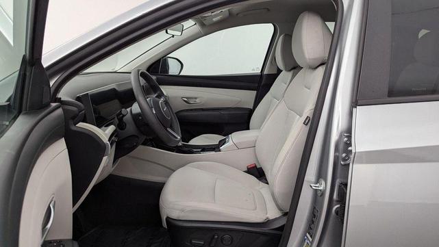 Photo of 2025 Shimmering Silver Hyundai TUCSON