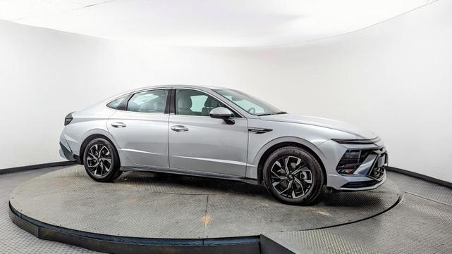 Photo of 2025 Silver Hyundai SONATA