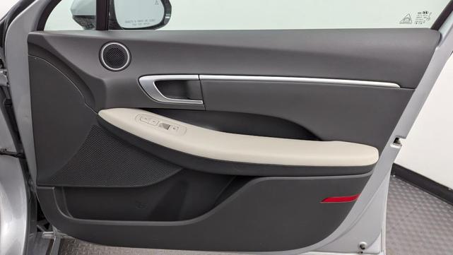 Photo of 2025 Silver Hyundai SONATA