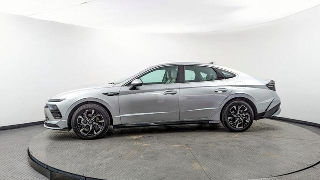 Photo of 2025 Silver Hyundai SONATA
