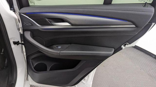 Photo of 2022 Alpine White BMW X4