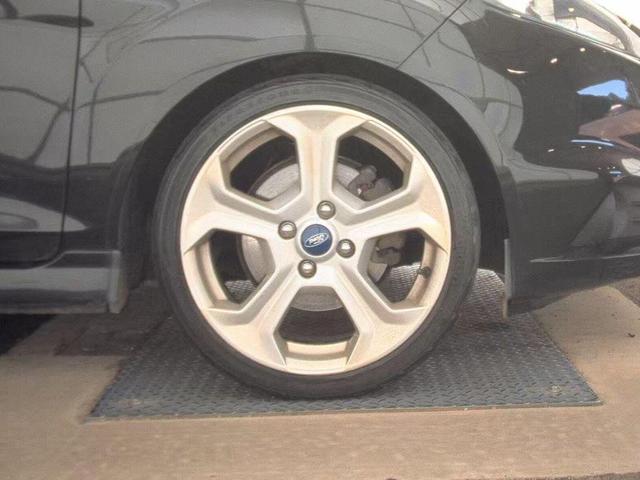 Photo of 2014 Tuxedo Black Metallic Ford Fiesta