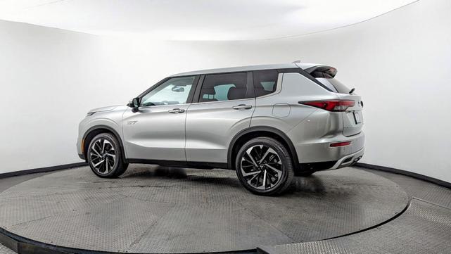 Photo of 2023 Alloy Silver Metallic Mitsubishi Outlander PHEV