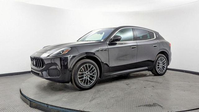 Photo of 2023 Nero Maserati Grecale