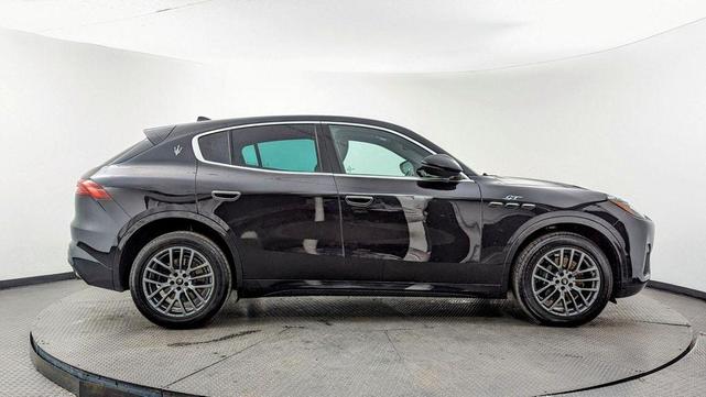 Photo of 2023 Nero Maserati Grecale
