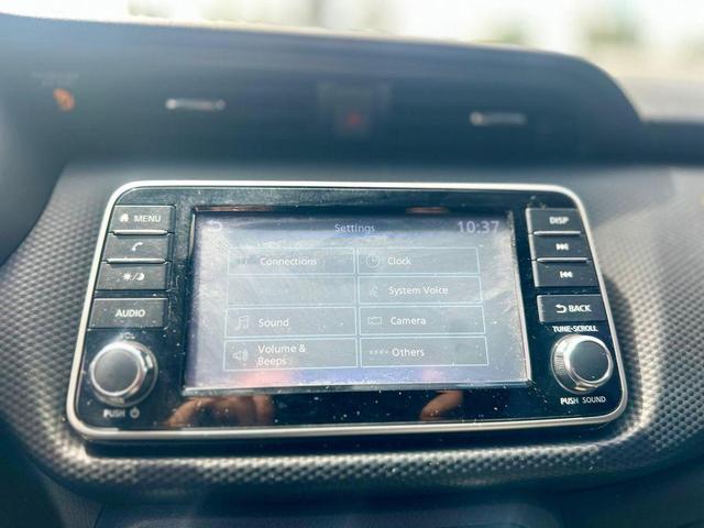 Photo of 2022 Super Black Nissan Kicks