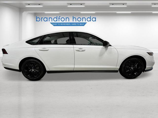 Photo of 2025 Platinum White Pearl Honda Accord