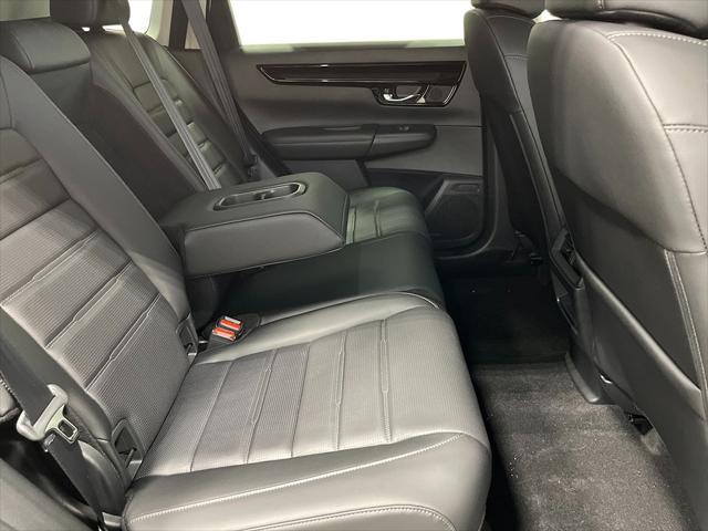 Photo of 2026 Platinum White Pearl Honda CR-V