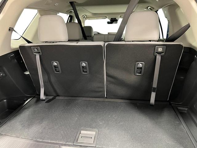 Photo of 2025 Obsidian Blue Pearl Honda Pilot