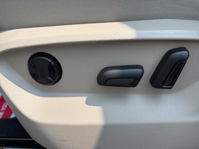 Photo of 2019 Pure White Volkswagen Atlas