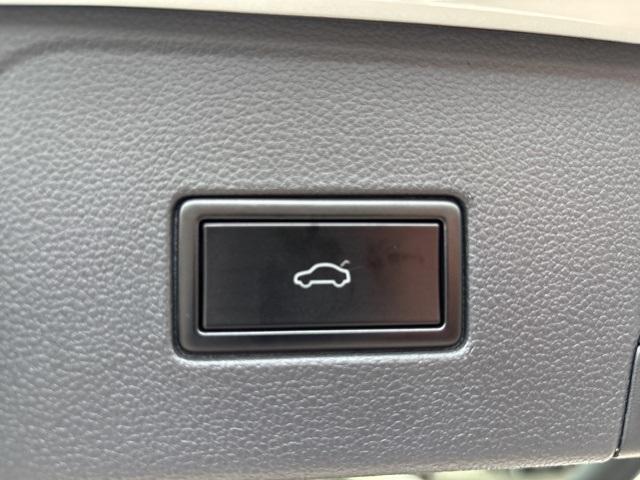 Photo of 2019 Pure White Volkswagen Atlas