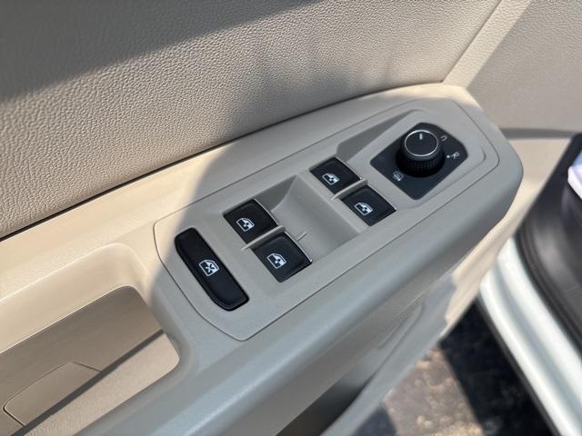 Photo of 2019 Pure White Volkswagen Atlas