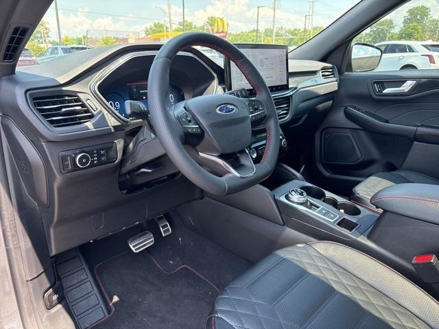 Photo of 2023 Carbonized Gray Metallic Ford Escape