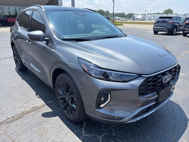 Photo of 2023 Carbonized Gray Metallic Ford Escape