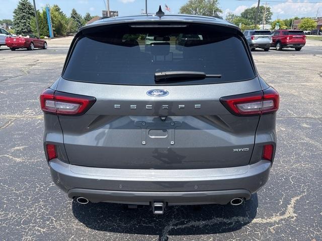 Photo of 2023 Carbonized Gray Metallic Ford Escape