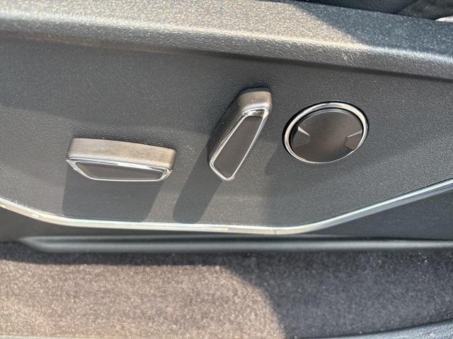 Photo of 2023 Iconic Silver Metallic Ford F-150