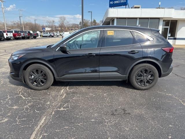 Photo of 2023 Black Ford Escape