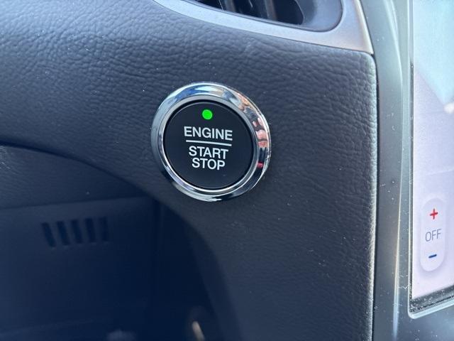 Photo of 2024 Carbonized Gray Metallic Ford Edge