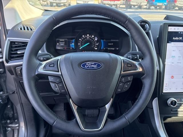 Photo of 2024 Carbonized Gray Metallic Ford Edge