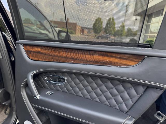 Photo of 2018 Beluga Solid Bentley Bentayga