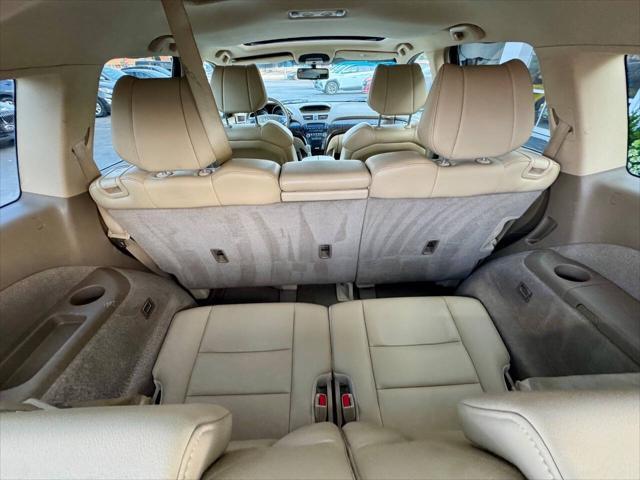 Photo of 2011 Crystal Black Pearl Acura MDX