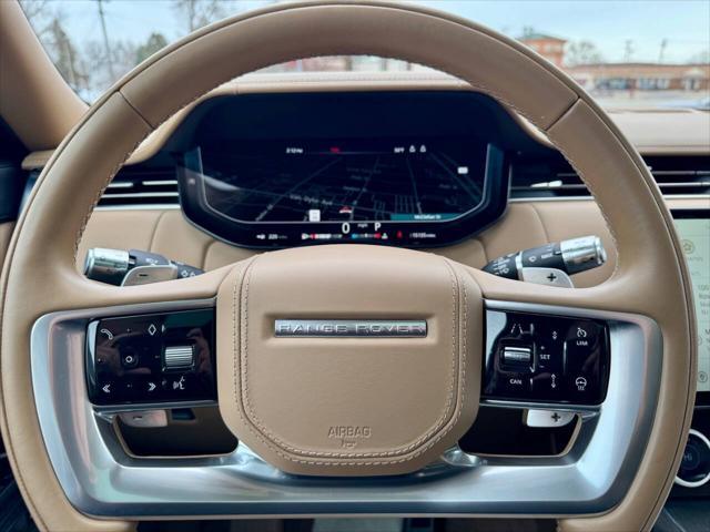 Photo of 2022 White Land Rover Range Rover