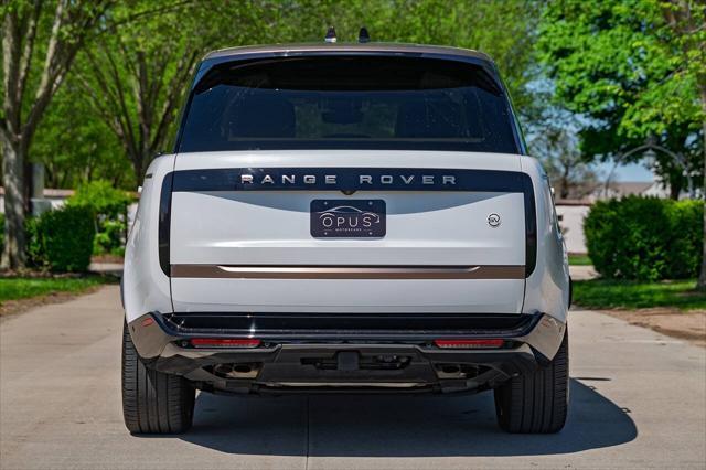 Photo of 2022 White Land Rover Range Rover