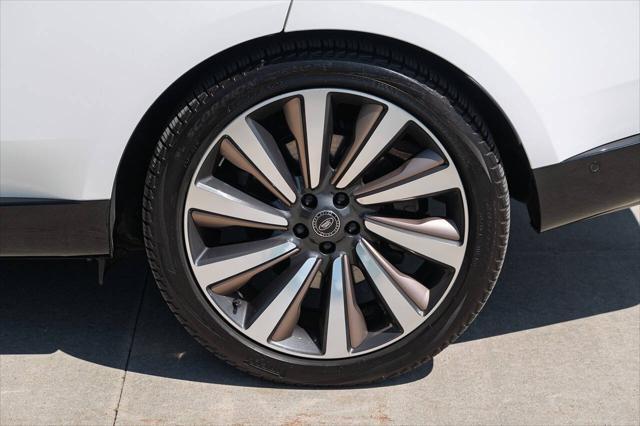 Photo of 2022 White Land Rover Range Rover