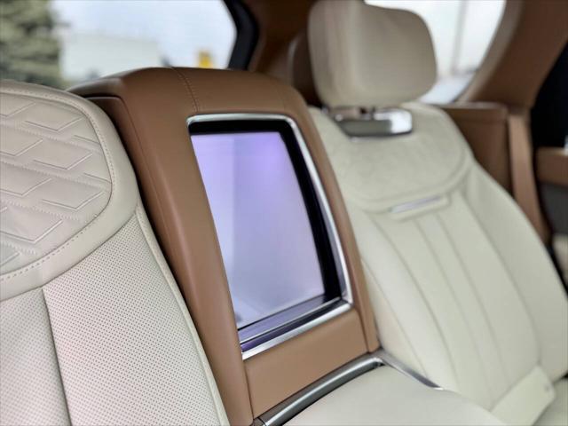 Photo of 2022 White Land Rover Range Rover