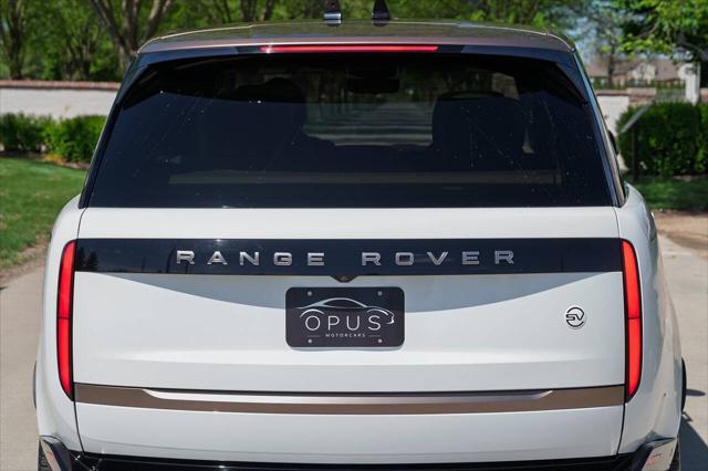 Photo of 2022 White Land Rover Range Rover