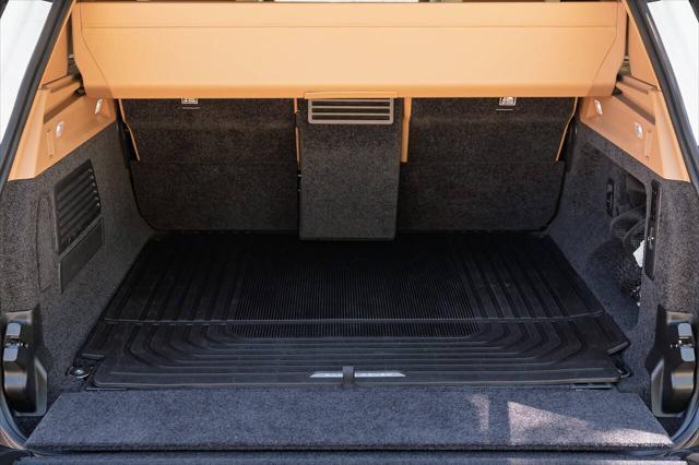 Photo of 2022 White Land Rover Range Rover
