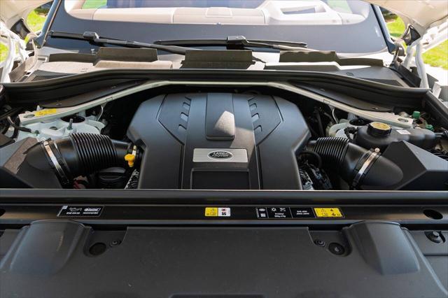 Photo of 2022 White Land Rover Range Rover