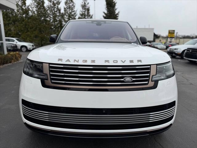 Photo of 2022 White Land Rover Range Rover