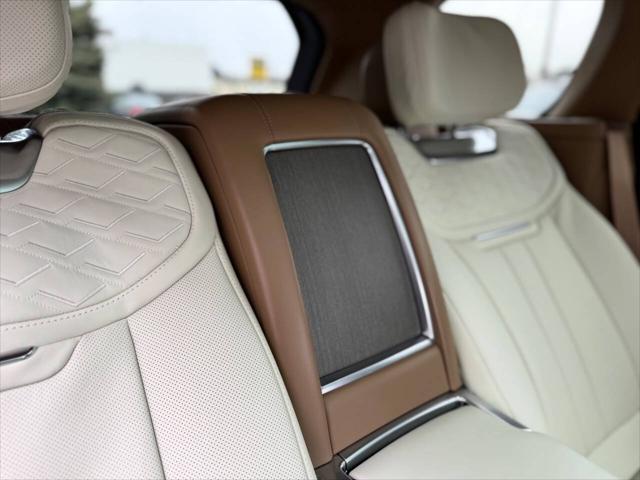 Photo of 2022 White Land Rover Range Rover