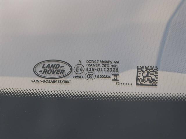 Photo of 2022 White Land Rover Range Rover