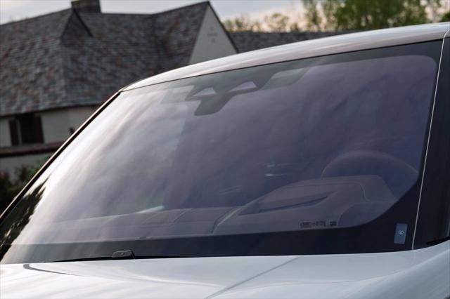 Photo of 2022 White Land Rover Range Rover
