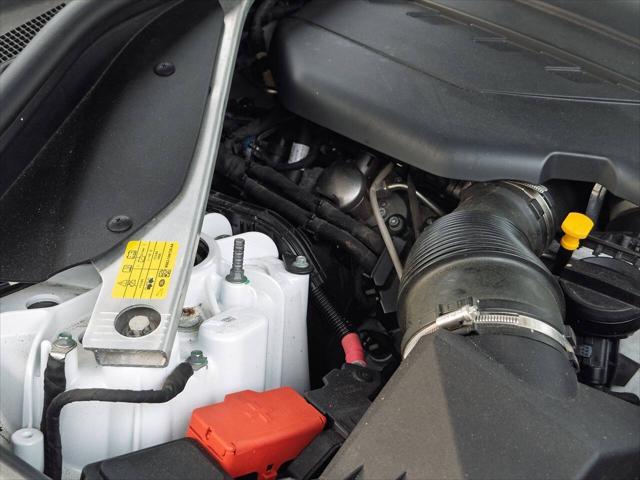 Photo of 2022 White Land Rover Range Rover