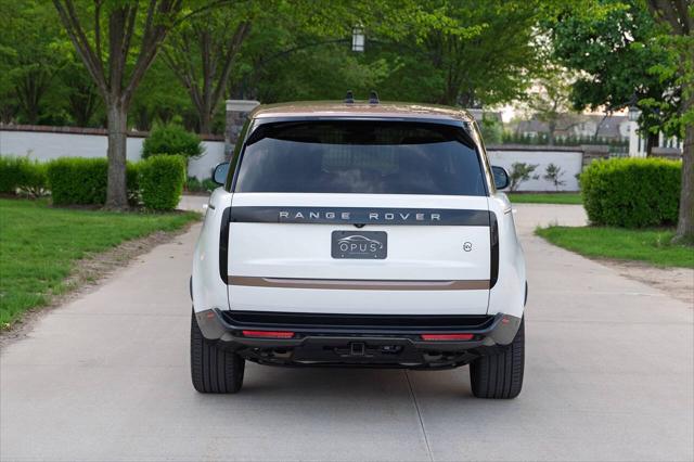 Photo of 2022 White Land Rover Range Rover