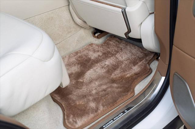 Photo of 2022 White Land Rover Range Rover