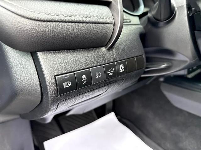 Photo of 2020 Midnight Black Metallic Toyota Camry